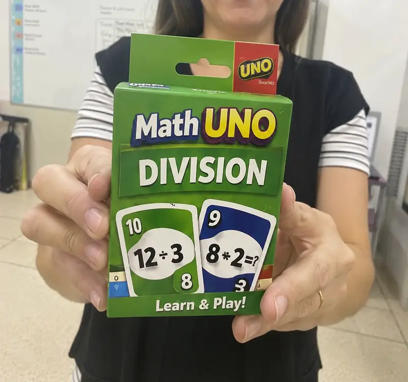 Parents and teachers playing Math UNO 5